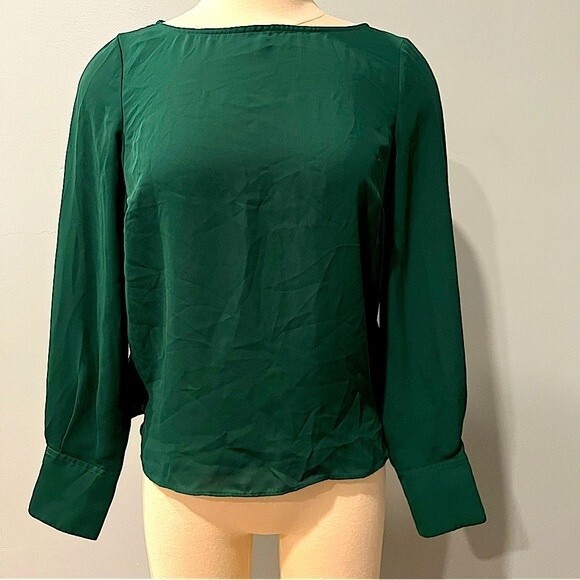 Bebe Green Ruffle Back High Neckline Flowy Long Sleeve Blouse Size XS - Picture 2 of 9